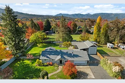 1610 Jasmine Avenue, Medford, OR 97501 - Photo 1