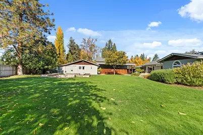 1610 Jasmine Avenue, Medford, OR 97501 - Photo 15