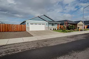 712 Nottingham Terrace, Eagle Point, OR 97524 - Photo 25