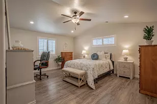 712 Nottingham Terrace, Eagle Point, OR 97524 - Photo 3