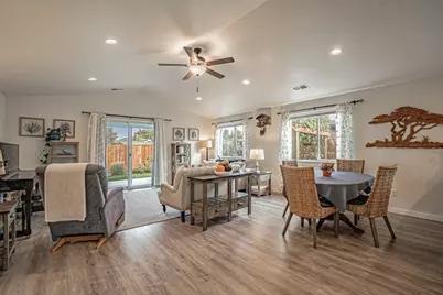 712 Nottingham Terrace, Eagle Point, OR 97524 - Photo 5