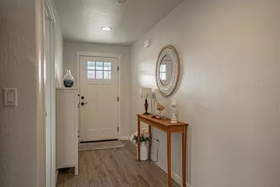 712 Nottingham Terrace, Eagle Point, OR 97524 - Photo 7