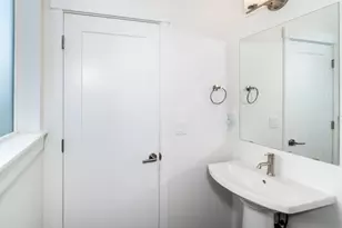 3731 Eagle Rd, Bend, OR 97701 - Photo 9