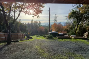 297 Melissa Ln, Grants Pass, OR 97526 - Photo 11