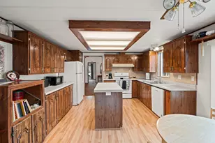 4729 S Pacific Hwy, Phoenix, OR 97535 - Photo 9