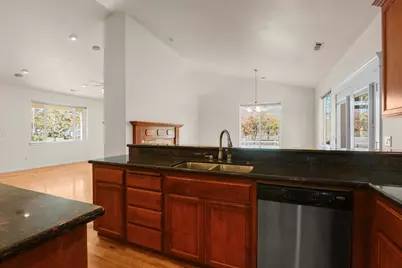 6400 Rogue River Drive, Shady Cove, OR 97539 - Photo 15