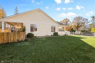 6400 Rogue River Dr, Shady Cove, OR 97539 - Photo 35