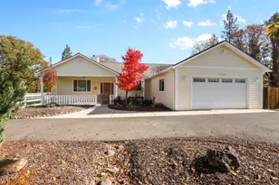 6400 Rogue River Dr, Shady Cove, OR 97539 - Photo 3