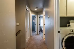 887 Silver Fox Dr, Central Point, OR 97502 - Photo 13