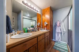 887 Silver Fox Dr, Central Point, OR 97502 - Photo 17