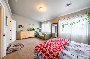 887 Silver Fox Dr, Central Point, OR 97502 - Photo 15