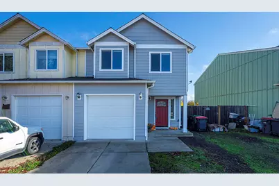 887 Silver Fox Drive, Central Point, OR 97502 - Photo 1