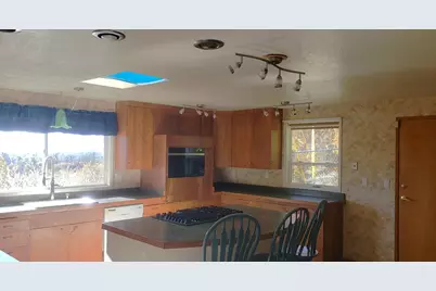 511 NW Woodson Drive, Grants Pass, OR 97526 - Photo 7