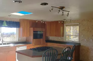 511 NW Woodson Dr, Grants Pass, OR 97526 - Photo 7