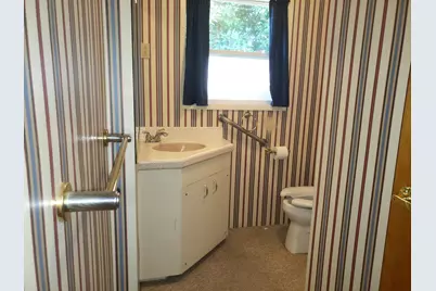 511 NW Woodson Drive, Grants Pass, OR 97526 - Photo 21