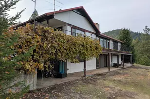 2501 Wagon Trail Dr, Jacksonville, OR 97530 - Photo 3