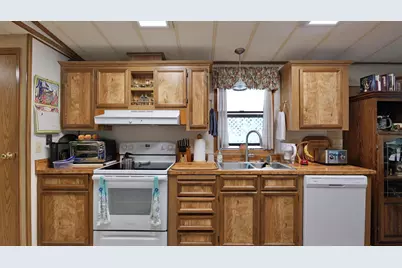 21 Brophy Way #UNIT 17, Shady Cove, OR 97539 - Photo 5