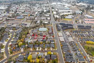 20577 NE Sierra Dr, Bend, OR 97701 - Photo 47