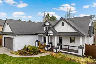 20577 NE Sierra Dr, Bend, OR 97701 - Photo 3