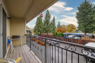 207 Madrone St, Rogue River, OR 97537 - Photo 9