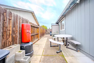 921 Pittview Avenue, Central Point, OR 97502 - Photo 35