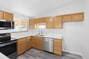 15711 Deedon Rd, La Pine, OR 97739 - Photo 9