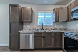 7858 Phaedra Ln, White City, OR 97503 - Photo 9
