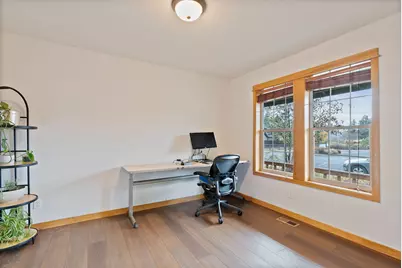 60808 SE Sawtooth Mountain Lane, Bend, OR 97702 - Photo 31