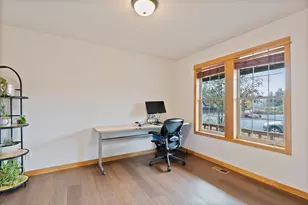 60808 SE Sawtooth Mountain Ln, Bend, OR 97702 - Photo 31