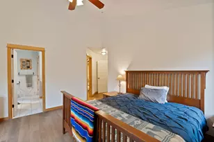 60808 SE Sawtooth Mountain Ln, Bend, OR 97702 - Photo 19