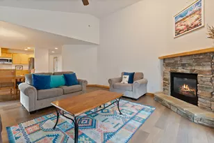 60808 SE Sawtooth Mountain Ln, Bend, OR 97702 - Photo 9