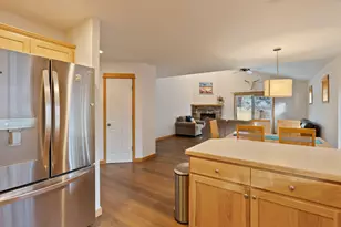 60808 SE Sawtooth Mountain Ln, Bend, OR 97702 - Photo 17