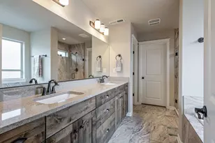 61132 SE Ambassador Dr, Bend, OR 97702 - Photo 21