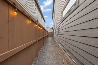 61132 SE Ambassador Drive, Bend, OR 97702 - Photo 47