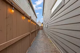 61132 SE Ambassador Dr, Bend, OR 97702 - Photo 47