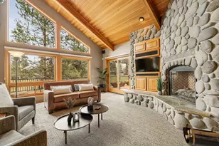 57692 Vine Maple Ln, Sunriver, OR 97707 - Photo 3