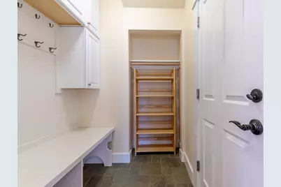 7140 Jake Road, Klamath Falls, OR 97601 - Photo 5