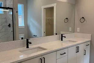 61217 SE Wagyu Dr, Bend, OR 97702 - Photo 11