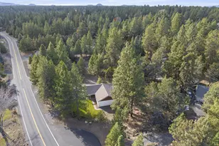 60781 Country Club Dr, Bend, OR 97702 - Photo 41