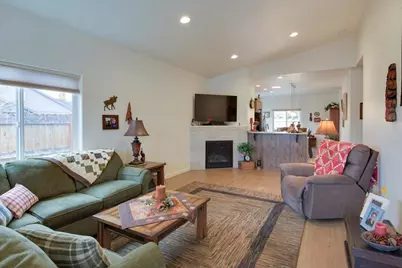 2920 NW Hemlock Lane, Redmond, OR 97756 - Photo 13