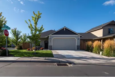 2920 NW Hemlock Lane, Redmond, OR 97756 - Photo 3