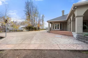 1924 Myers Ln, Medford, OR 97501 - Photo 39