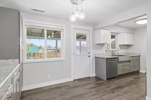 533 Pearl St, Medford, OR 97504 - Photo 9