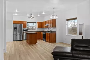 411 Berrydale Ave, Medford, OR 97501 - Photo 7