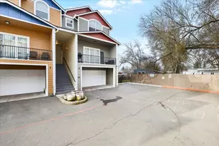 411 Berrydale Ave, Medford, OR 97501 - Photo 3