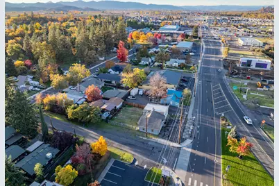 501 N Main Street, Phoenix, OR 97535 - Photo 41