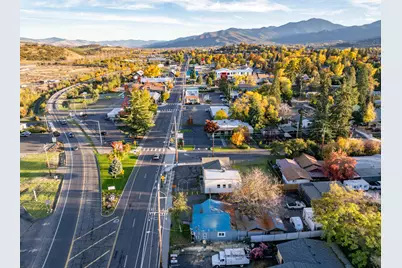 501 N Main Street, Phoenix, OR 97535 - Photo 43