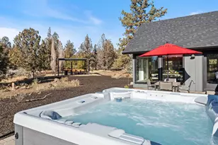 18025 Cascade Estates Dr, Bend, OR 97703 - Photo 35