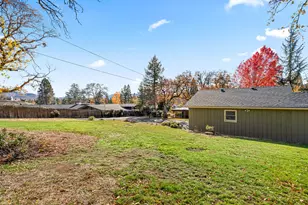 2241 Dellwood Ave, Medford, OR 97504 - Photo 37