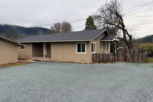 2571 E Evans Creek Rd, Rogue River, OR 97537 - Photo 27